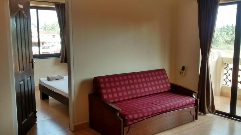 Ocean Crest Hotel Colva Esterno foto