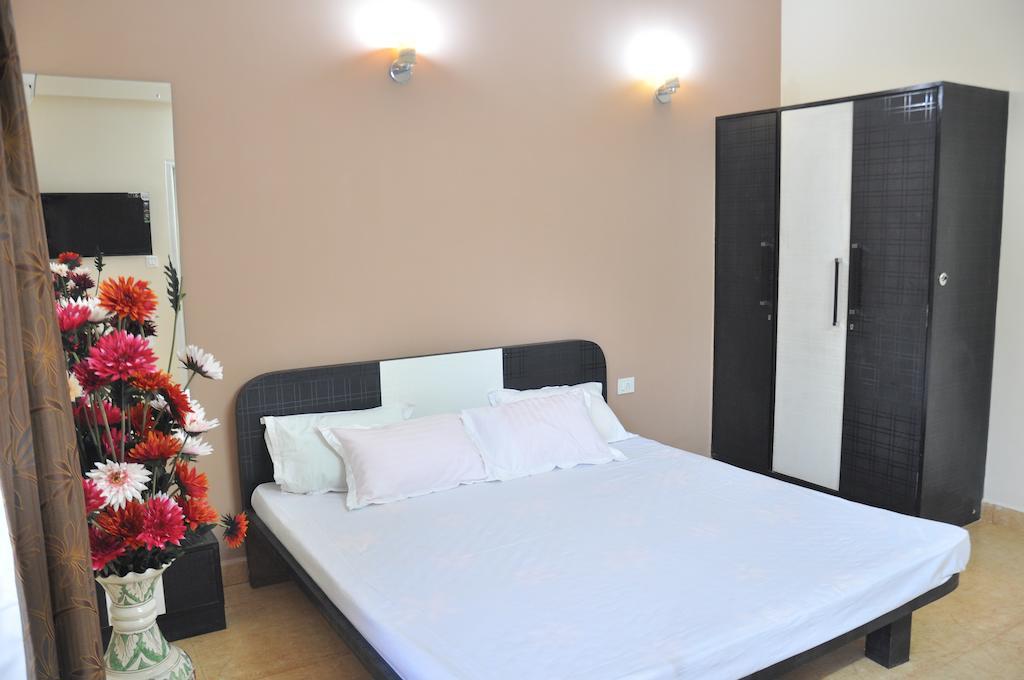 Ocean Crest Hotel Colva Esterno foto