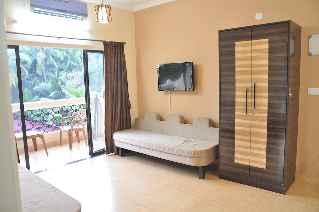 Ocean Crest Hotel Colva Esterno foto