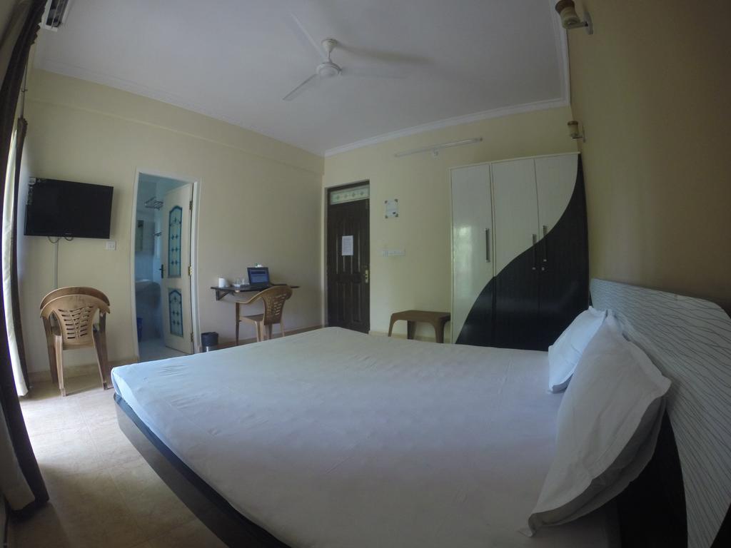 Ocean Crest Hotel Colva Esterno foto