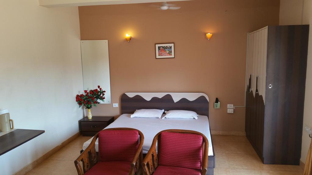 Ocean Crest Hotel Colva Esterno foto