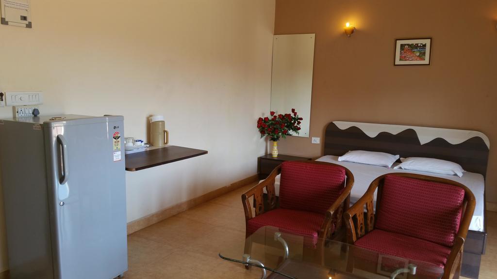 Ocean Crest Hotel Colva Esterno foto